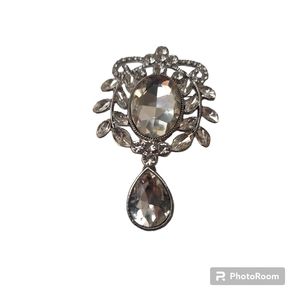 Silver Tone Oval Tear Drop Clear Rhinestone Brooch